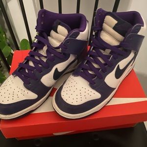 Nike Dunks Purple and White - size 5.5Y
